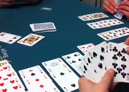 Come si gioca a burraco: le regole di questo gioco di carte