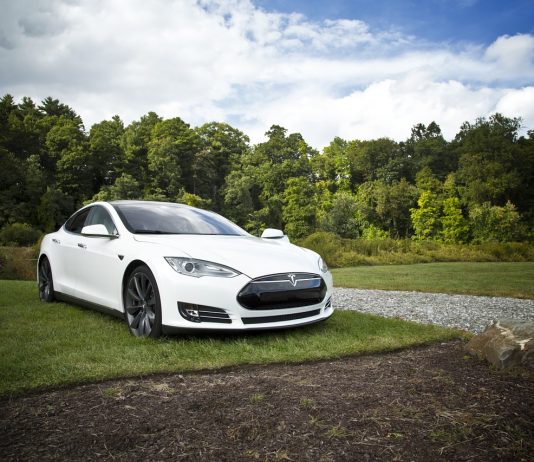 Comprare azioni Tesla in Italia: come fare e quanto si guadagna